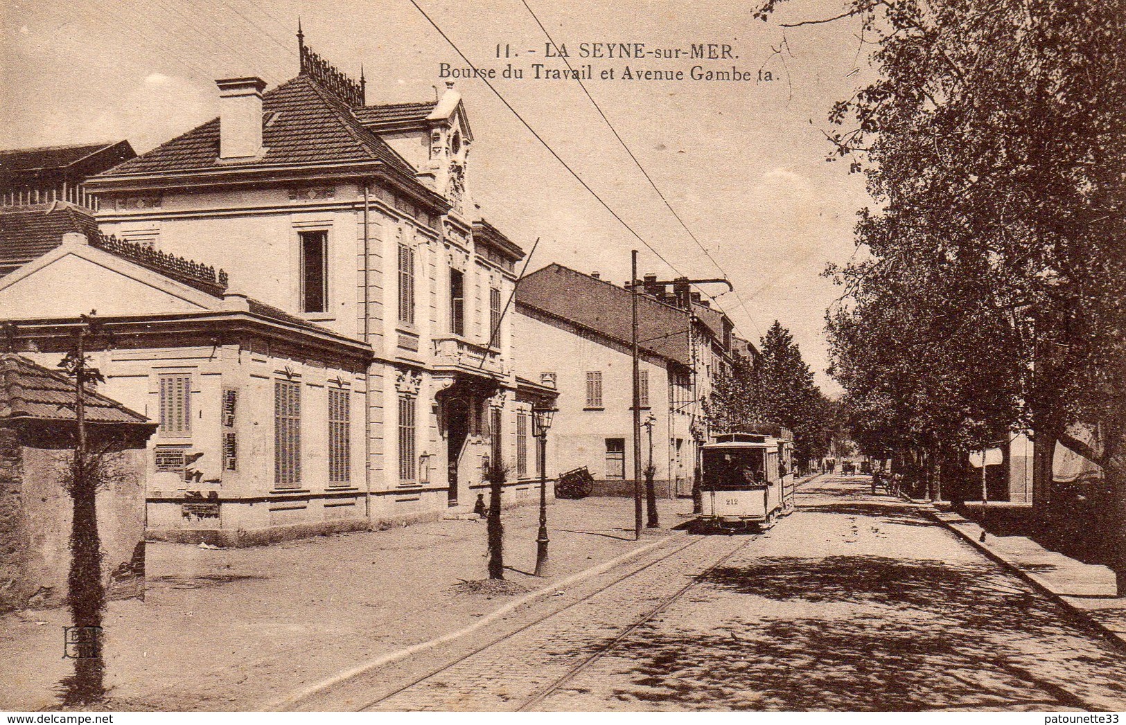 83 LA SEYNE BOURSE DU TRAVAIL ET AVENUE GAMBETTA ANIMEE TRAMWAY - La Seyne-sur-Mer