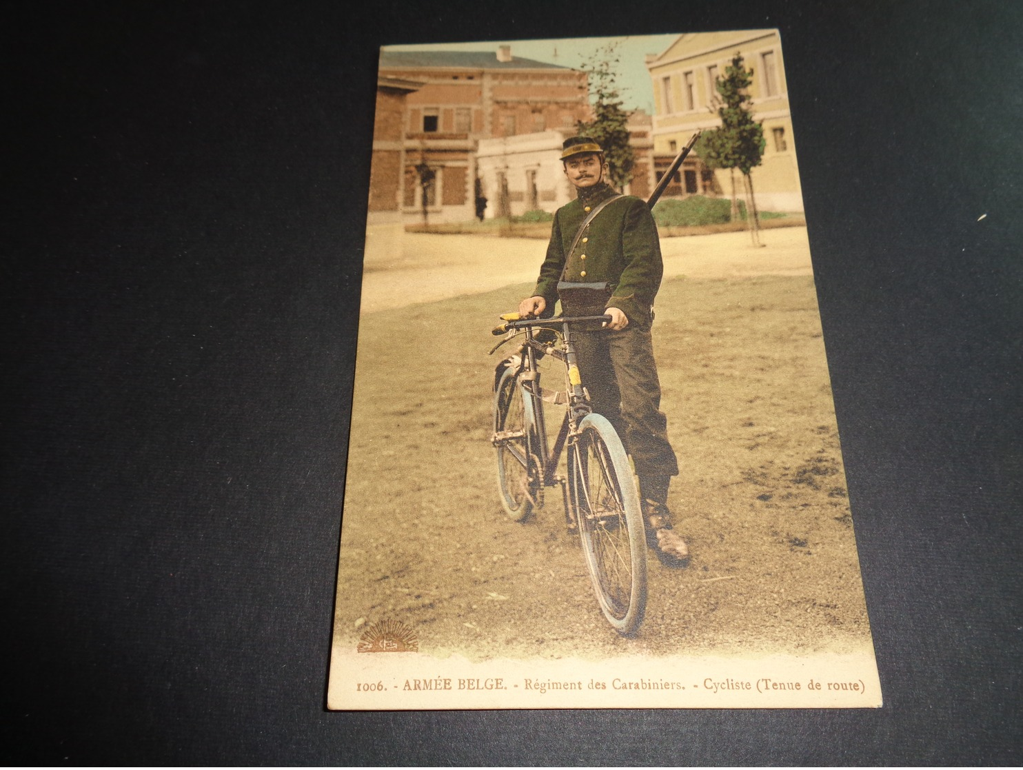 Armée ( 4 ) Belge   :  Régiment Des Carabiniers  - Cycliste - Uniformen