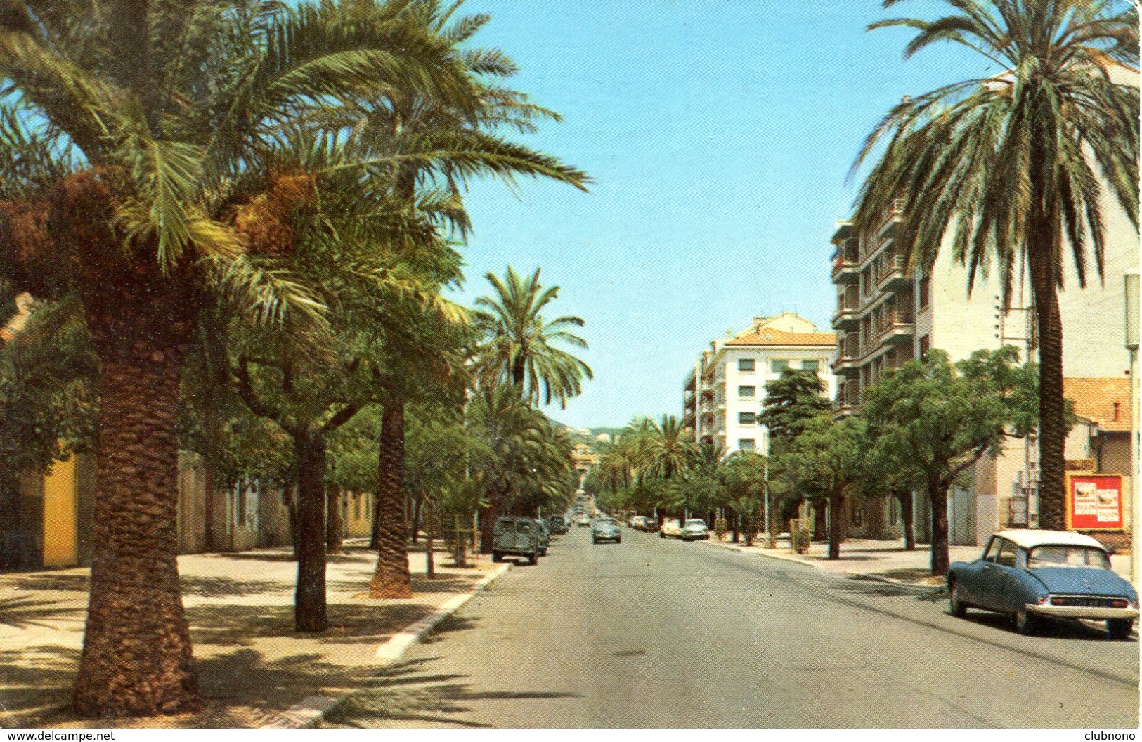 CPSM - HYERES-LES-PALMIERS - AVENUE GAMBETTA (IMPECCABLE) - Hyeres