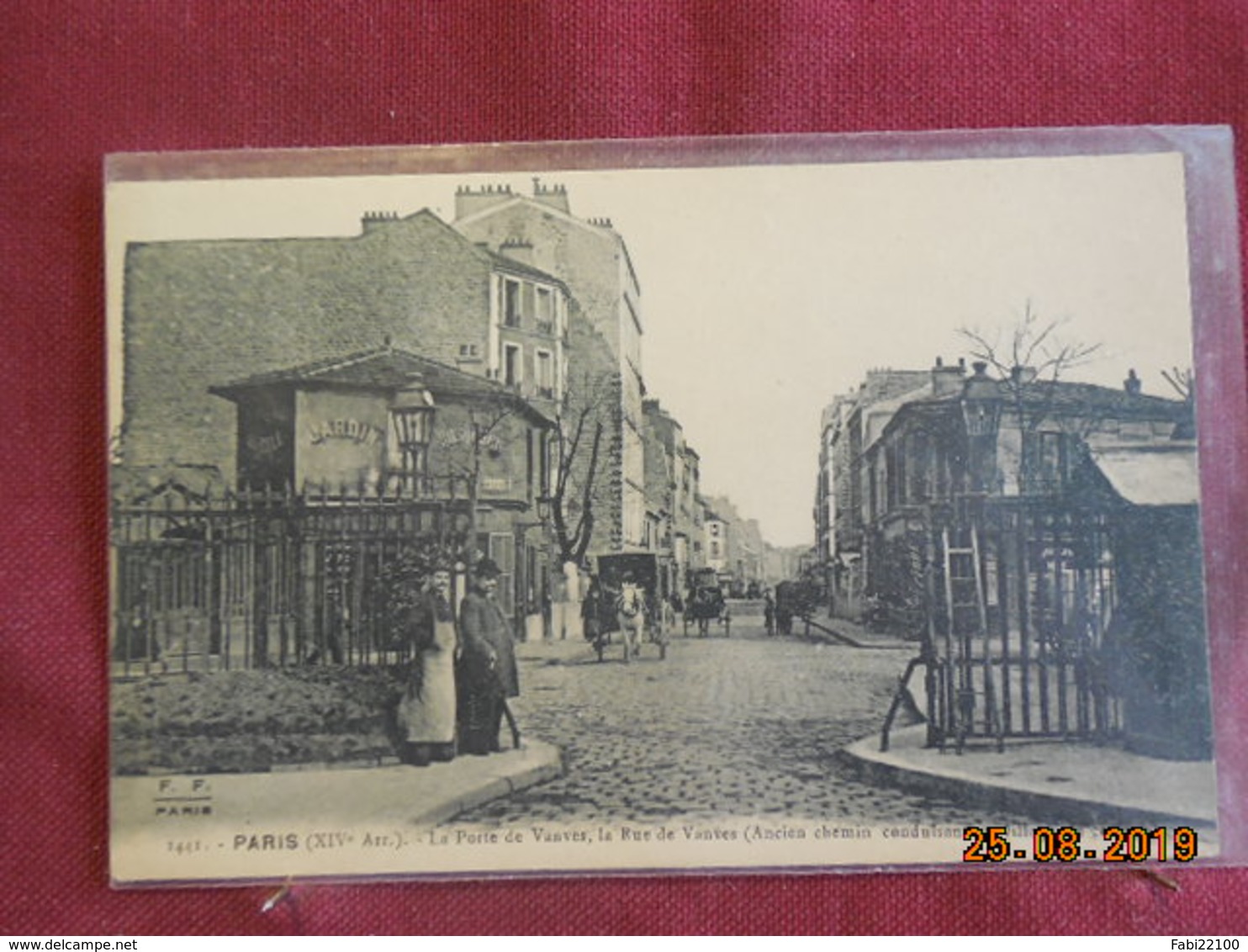 CPA - Paris - La Porte De Vanves, La Rue De Vanves (Ancien Chemin Conduisant Au Village De Ce Nom) - Arrondissement: 14