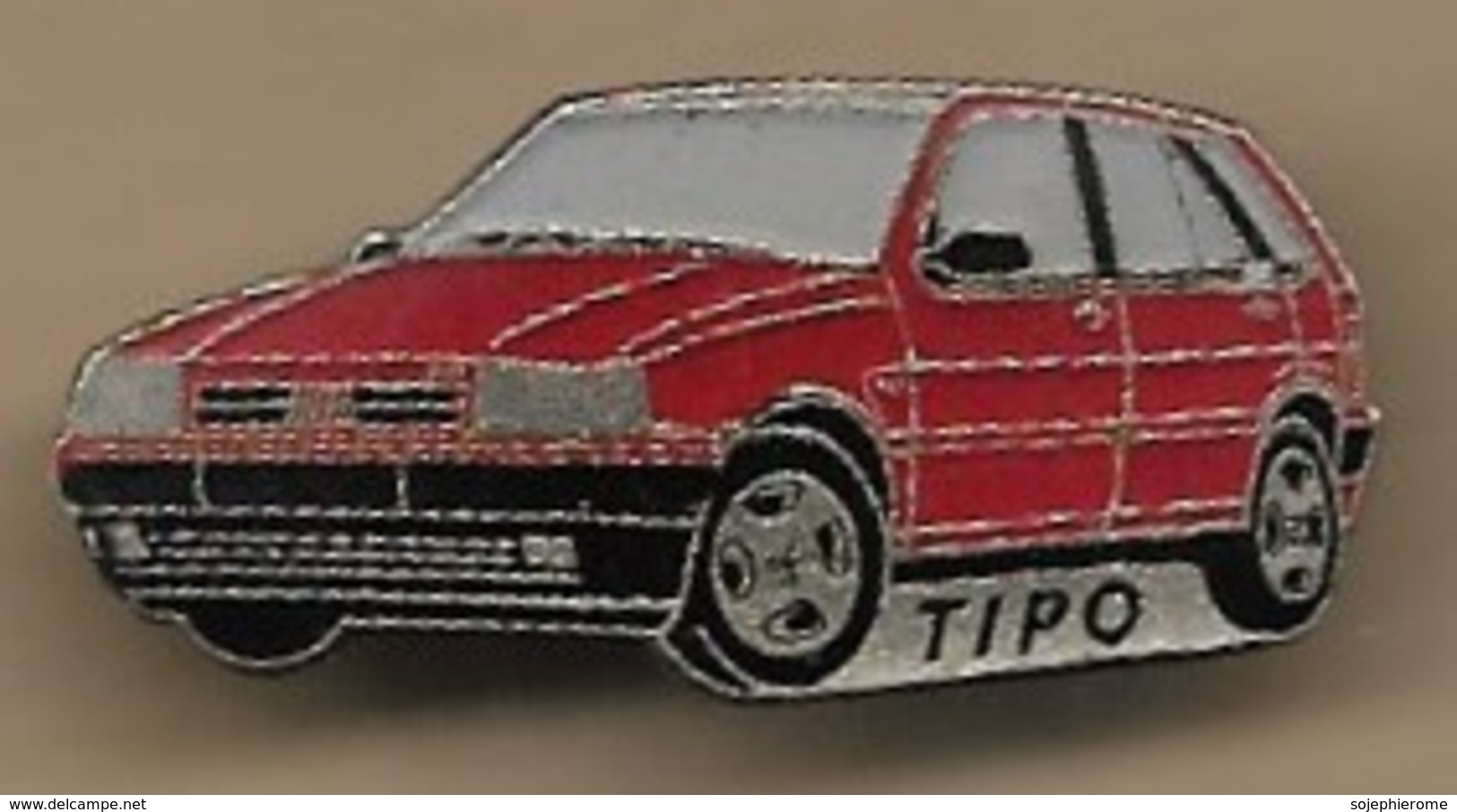 Pin's Fiat Tipo Rouge (devant Et Côté Conducteur) - Fiat