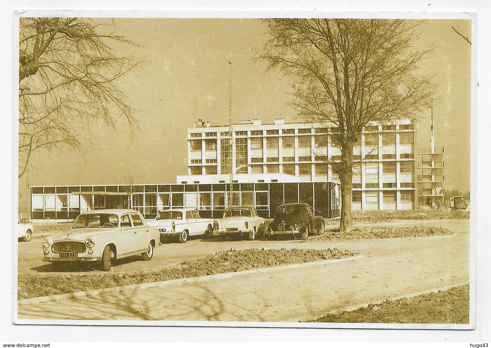 (RECTO / VERSO) MONT SAINT AIGNAN - 30 ANS DE RECHERCHES ESSO - VIEILLES VOITURES - PEUGEOT 403 - CPM GF - Mont Saint Aignan