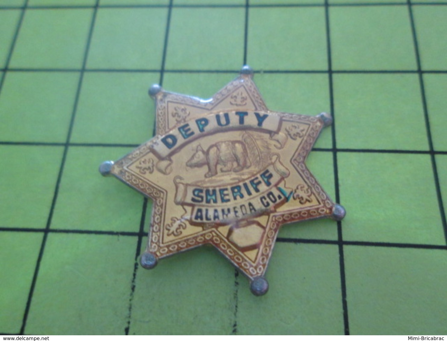 815c PINS PIN'S / Beau Et Rare : Thème POLICE / ETOILE DE SHERIF CALIFORNIE ALAMEDA COUNTY - Police