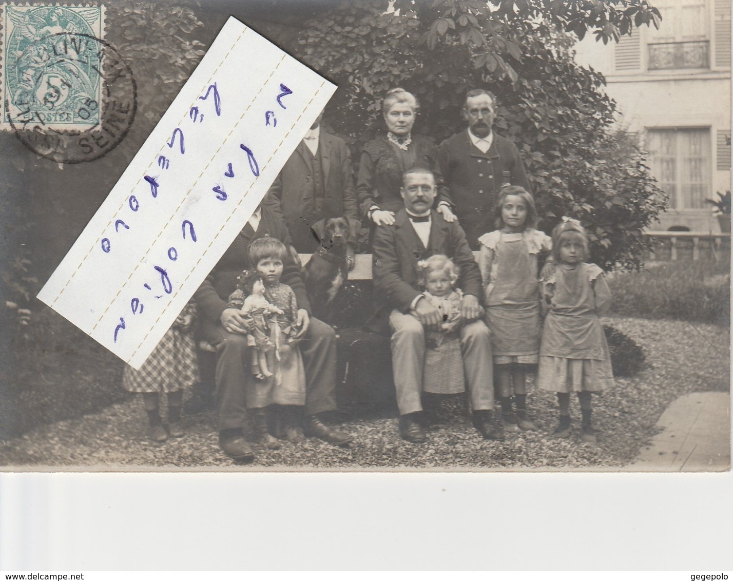 ISSY LES MOULINEAUX - Une Famille Posant Dans Une Maison Bourgeoise En 1905 ( Carte-photo à Destination D' Arpajon 91 ) - Issy Les Moulineaux
