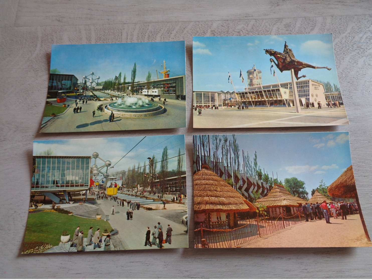 Beau lot de 60 cartes postales de Belgique CPSM  grand format  Exposition Universelle de Bruxelles 1958  Brussel