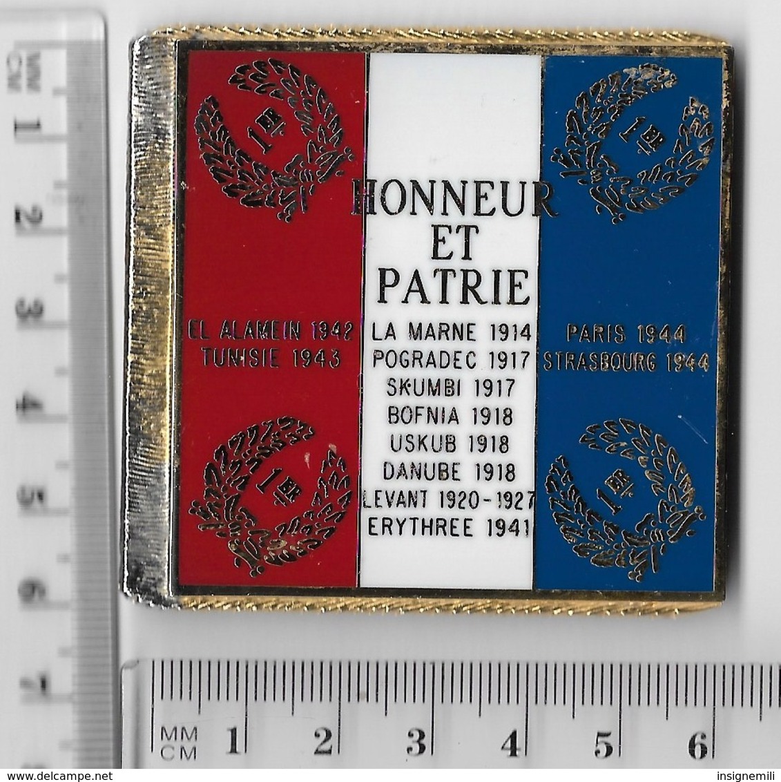 DRAPEAU 1° REGIMENT DE SPAHIS En Métal Doré - Drapeaux