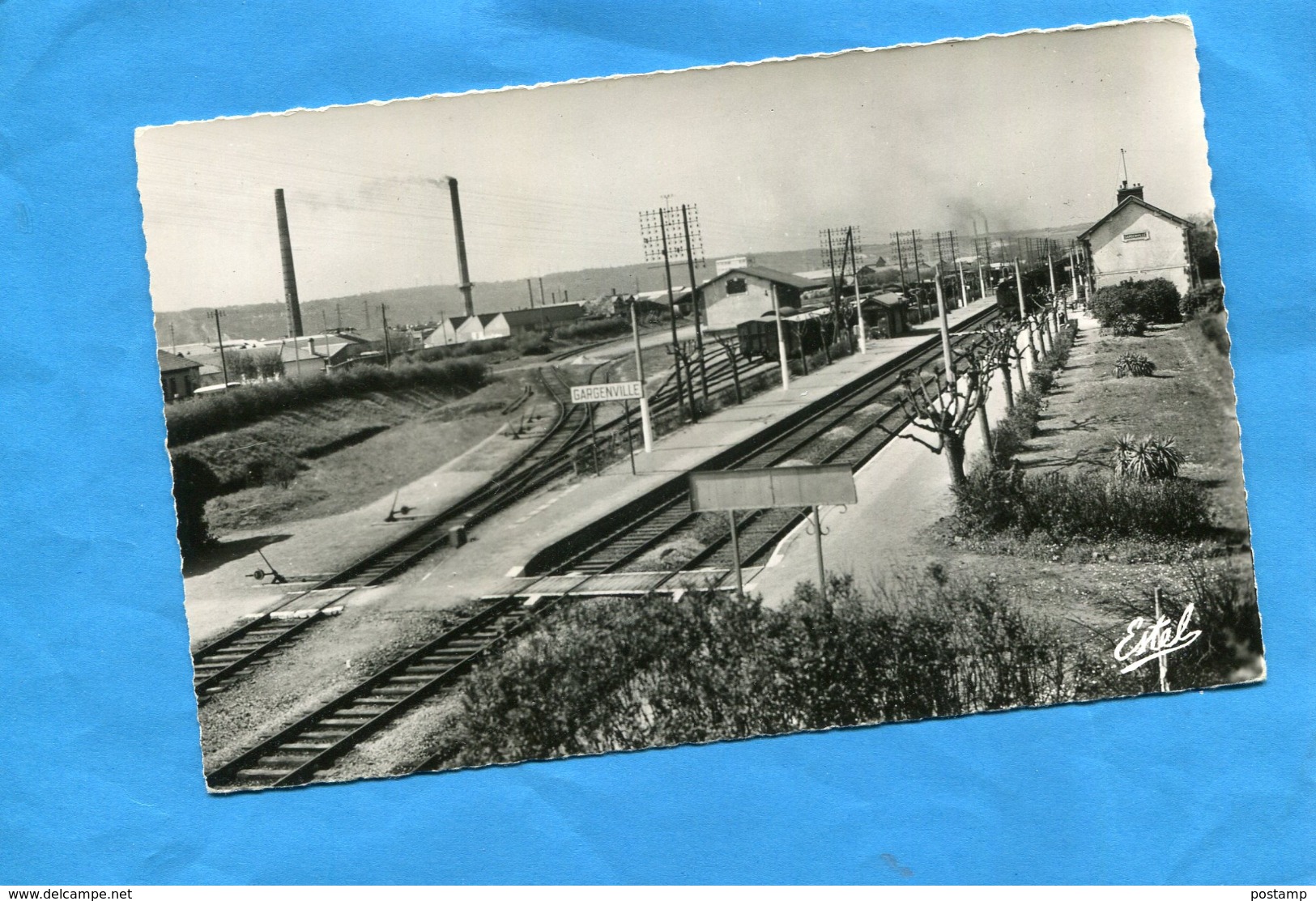 GARGENVILLE-beau De La Gare-train-et Cheminées D'usines -années 40-50 édition  Estel - Gargenville