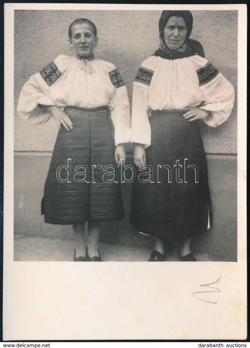 1940 Rahó, Ruszin Nők Népviseletben, Hátoldalon Feliratozott Fotó, 12×8,5 Cm - Sonstige & Ohne Zuordnung