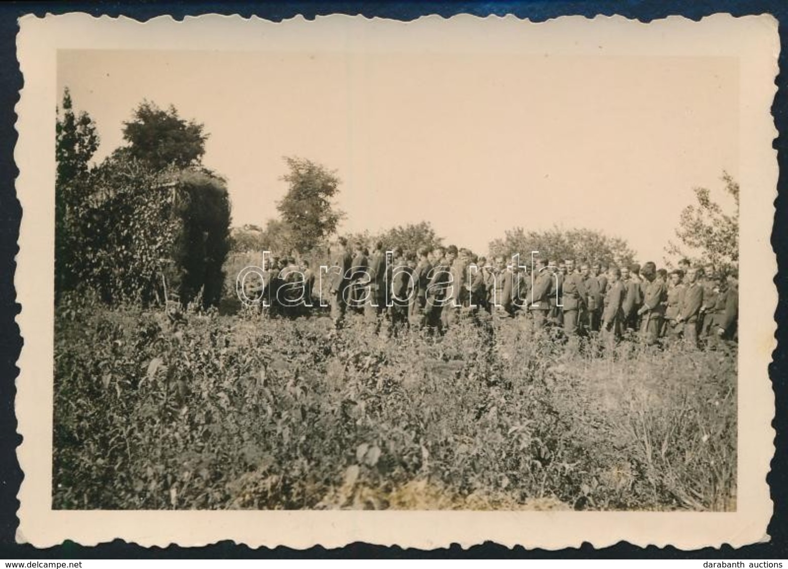 1941 Katonák Istentiszteleten Az Orosz Fronton, Hátoldalon Feliratozott Fotó, 6×8,5 Cm - Sonstige & Ohne Zuordnung