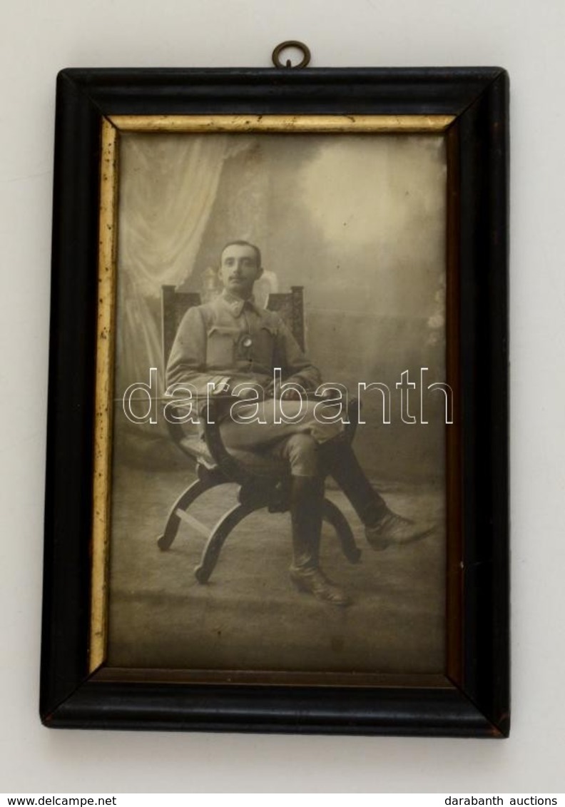 Cca 1914-1918 Katonatiszt Fotója, üvegezett Fa Keretben, 19,5×12 Cm - Altri & Non Classificati
