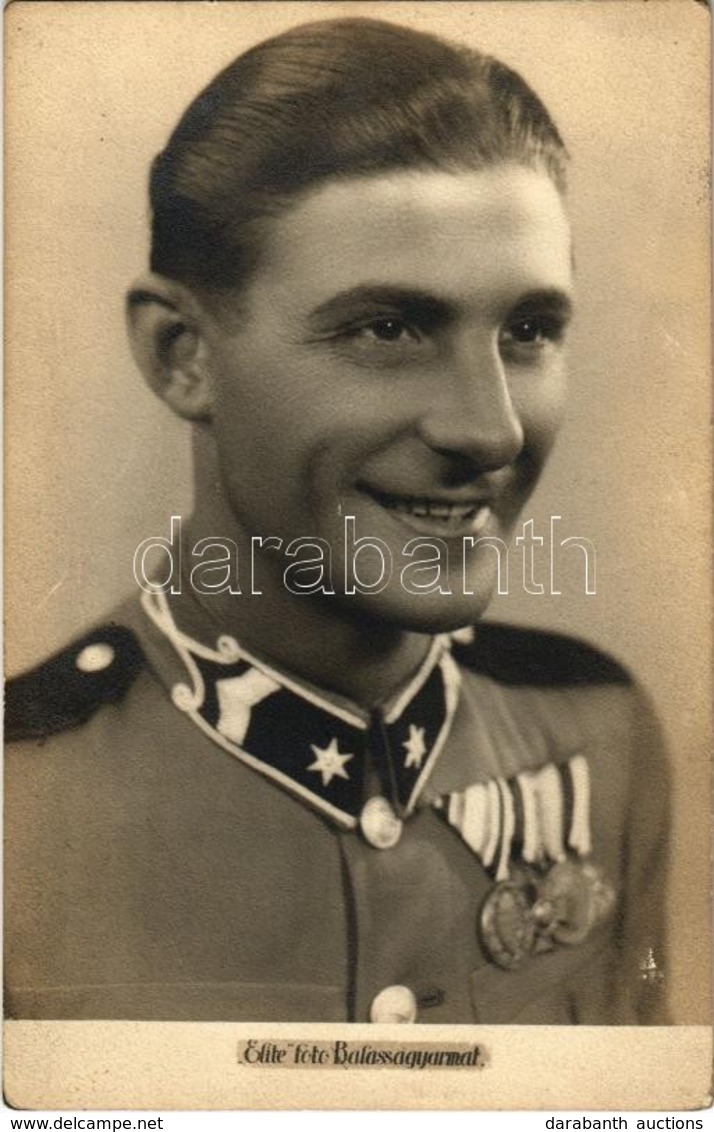 ** T2 Első Világháborús Magyar Katona Kitüntetésekkel. Elite Foto Balassagyarmat / WWI Hungarian Military, Soldier With  - Non Classificati