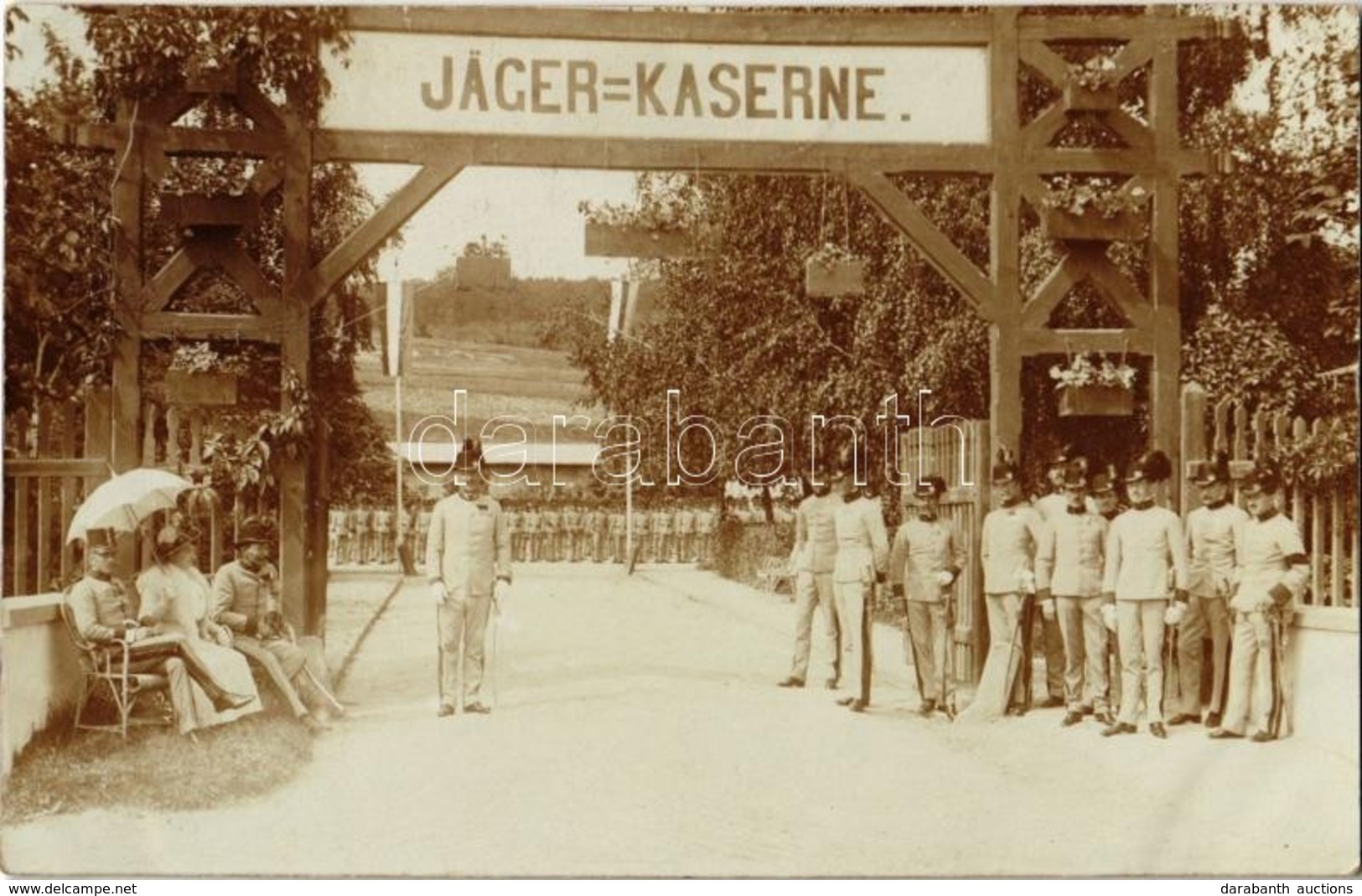 * T3 1912 Csendőr Laktanya Kakastollas Csendőrökkel / Jäger-Kaserne / K.u.K. Gendarme Barracks. Photo  (Rb) - Non Classificati