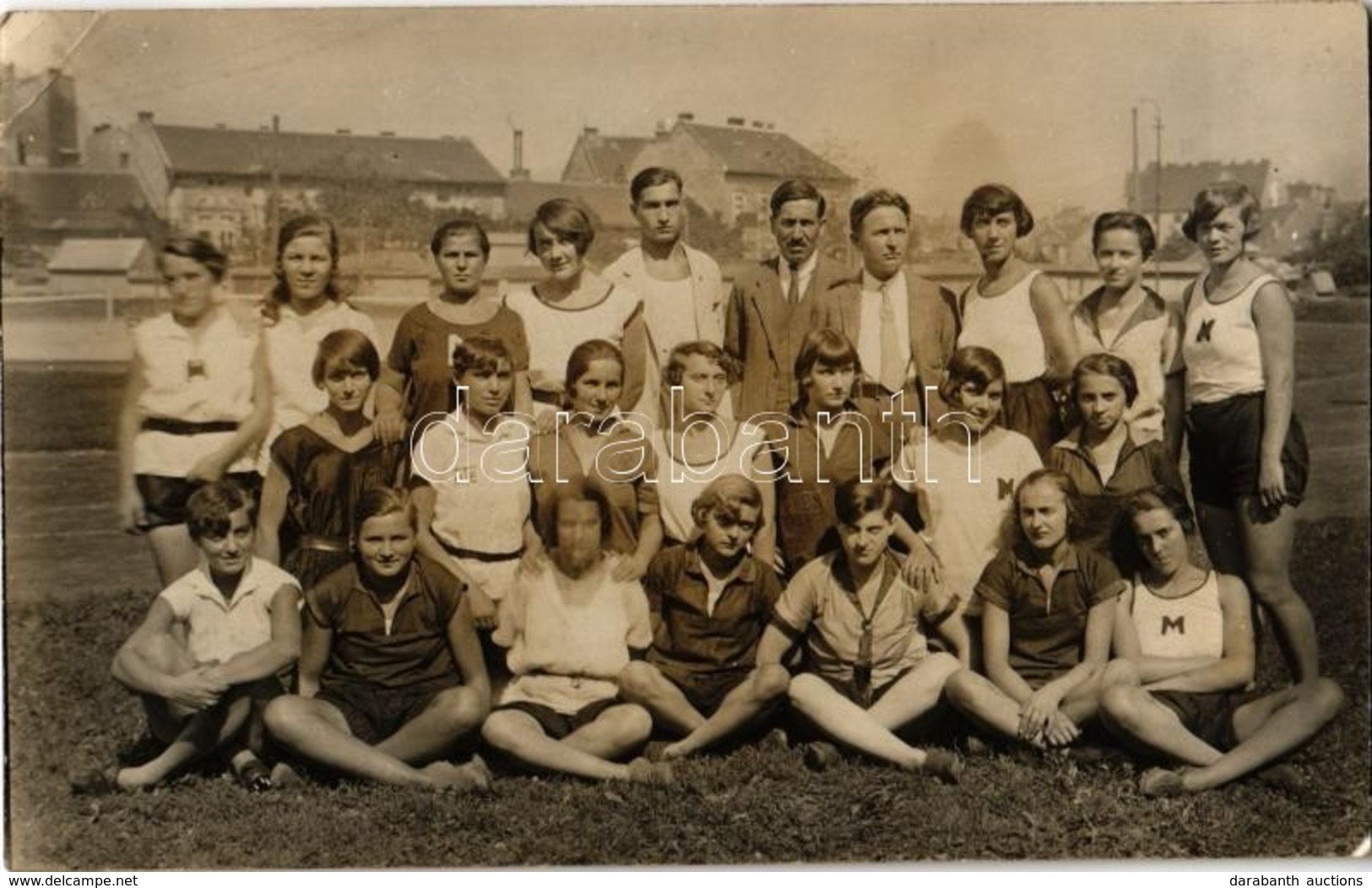* T2/T3 1927 Női Atlétikai Verseny, Csoportkép / Women's Athletics Competition, Gorup Photo. (EK) - Ohne Zuordnung