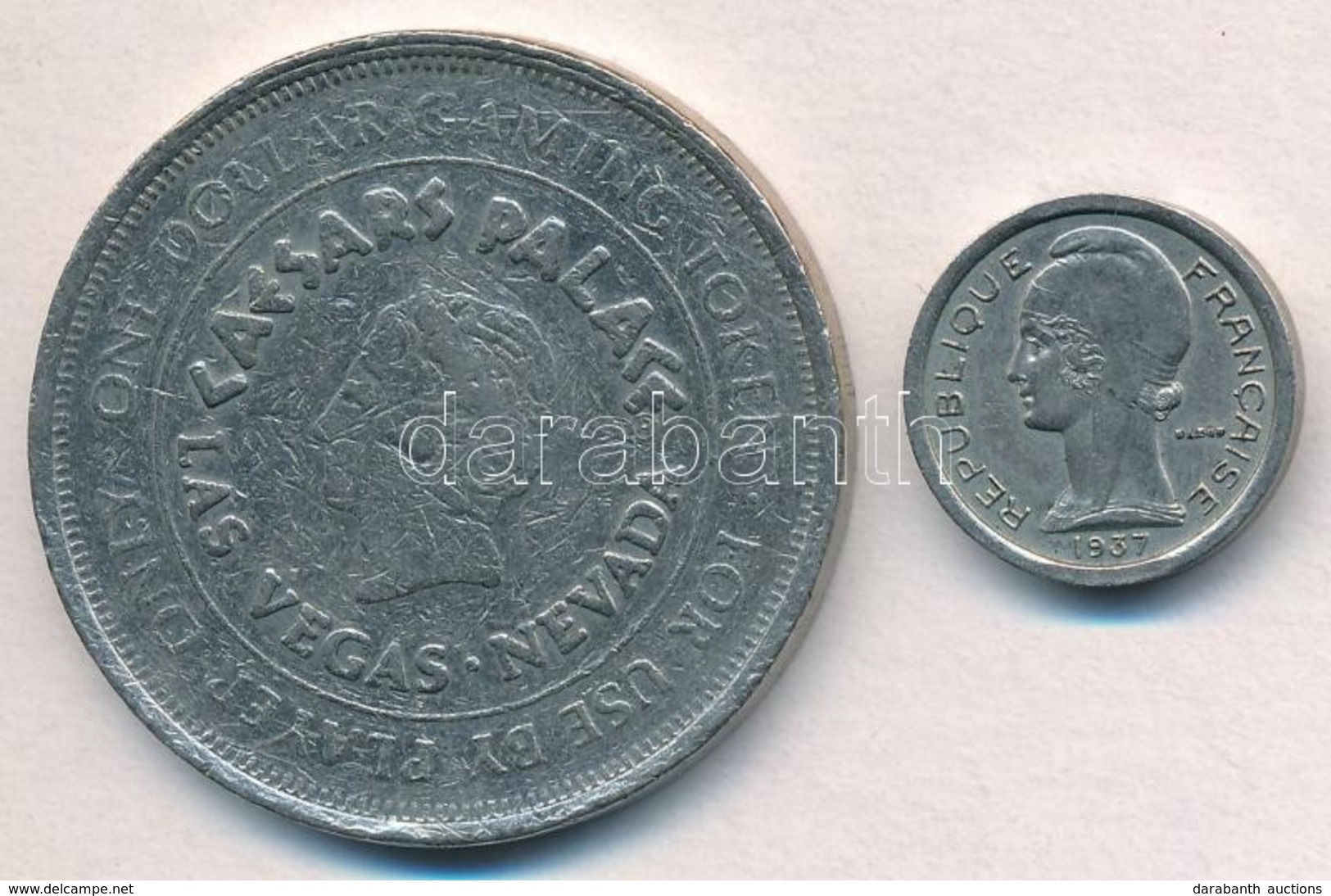 Amerikai Egyesült Államok DN 'ACCEPTABLE ONLY AT CAESARS PALACE LAS VEGAS / ONE DOLLAR GAMING TOKEN FOR USE BY PLAYER ON - Non Classificati