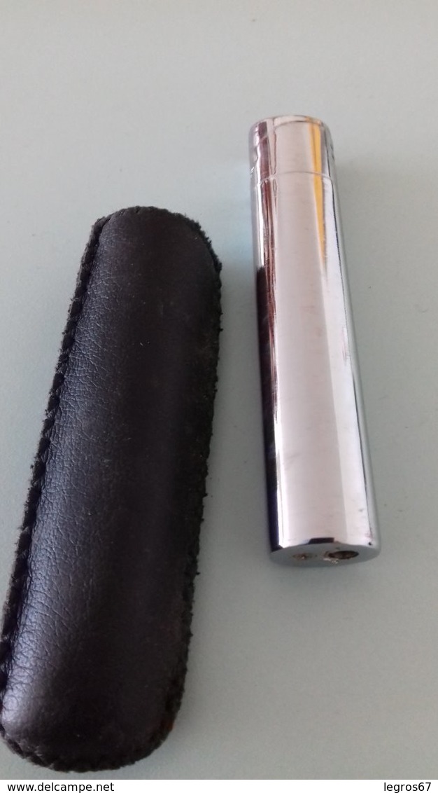 BRIQUET METAL 8.5 CM NON IDENTIFIE - EN ETUI - Autres & Non Classés