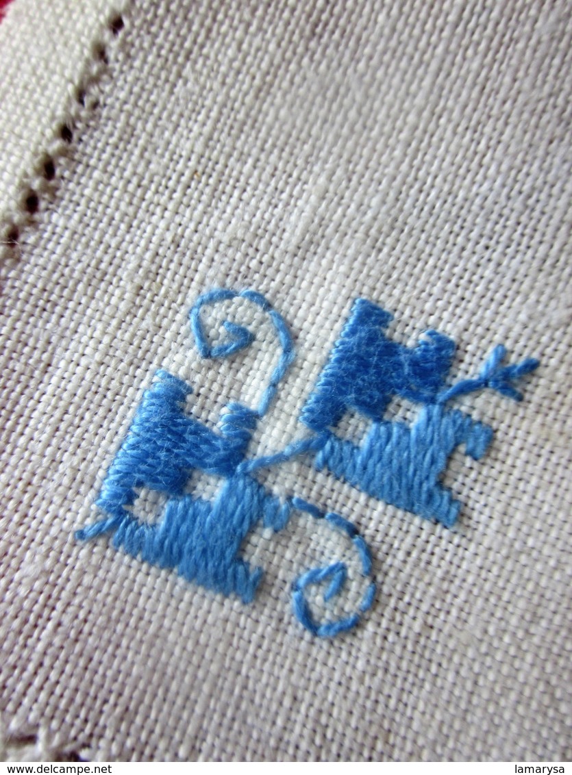 Vintage 4 Towels Linen Fabric 1 WITH BLUE EMBROIDERY Serviette Table 1 brodée motif bleu Linge d'époque-Tissu-Toile Lin