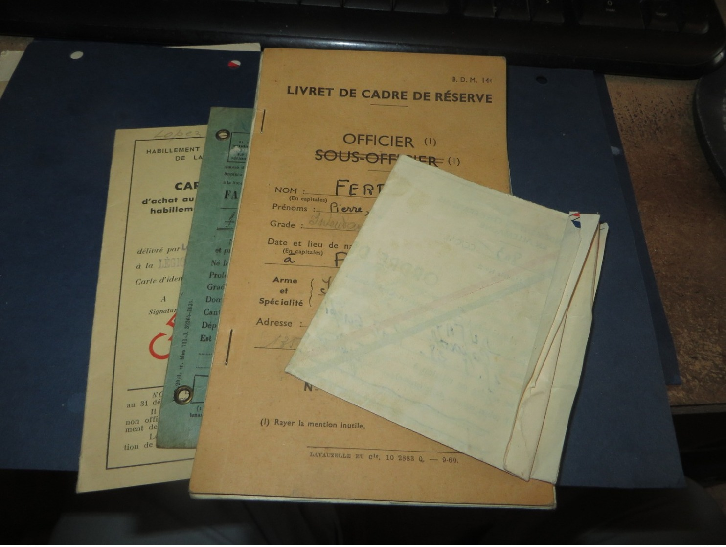 4 DOCUMENTS MILITAIRE,dont Ordre De Mission Signé,GENDARMERIE Divers  à Voir Et Etudier  (( Lot 146 )) - Documents