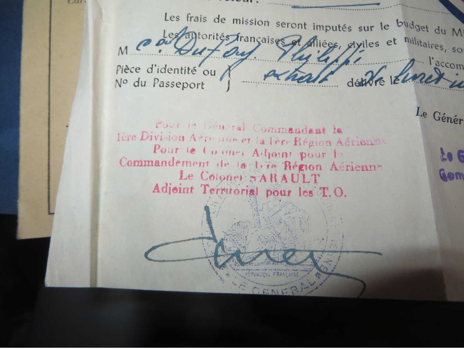 4 DOCUMENTS MILITAIRE,dont Ordre De Mission Signé,GENDARMERIE Divers  à Voir Et Etudier  (( Lot 146 )) - Documents