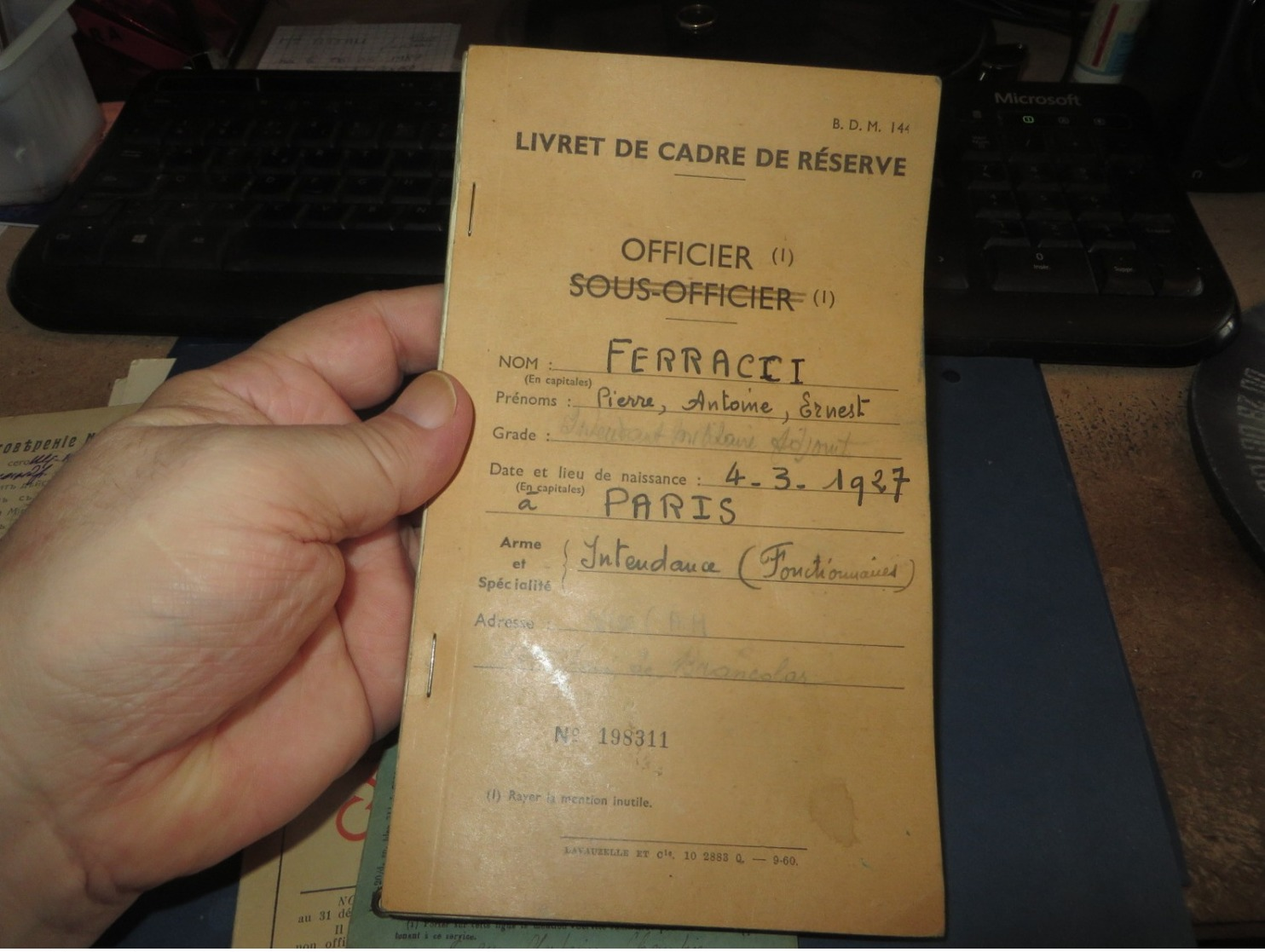 4 DOCUMENTS MILITAIRE,dont ordre de mission signé,GENDARMERIE divers  à voir et etudier  (( lot 146 ))