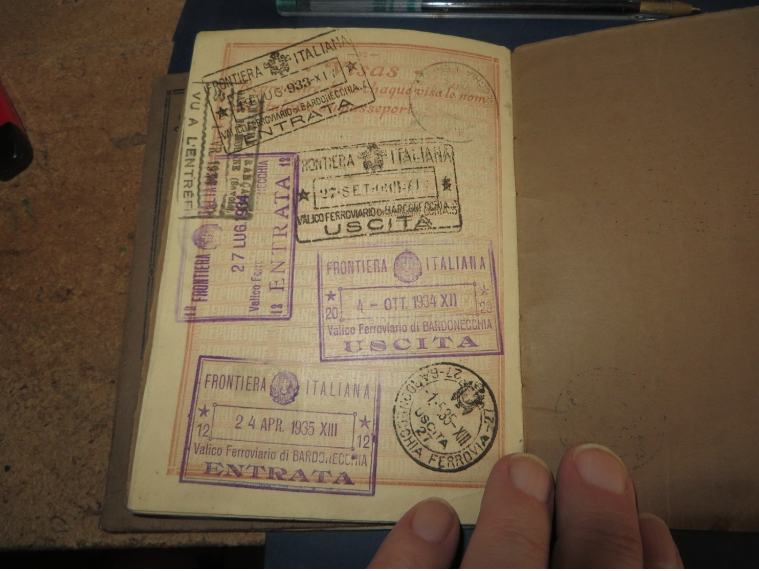 3 PASSEPORTS FRANCAIS  (( lot 150 ))