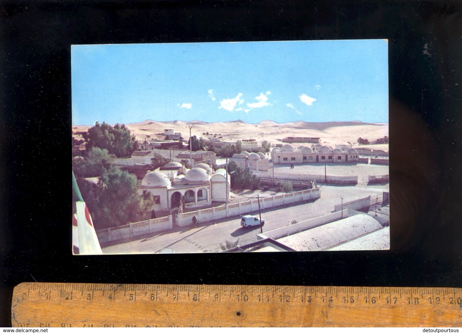 EL OUED Algérie : Vue Partielle  / Automobiles Automobile Voiture Renault 4L - El-Oued