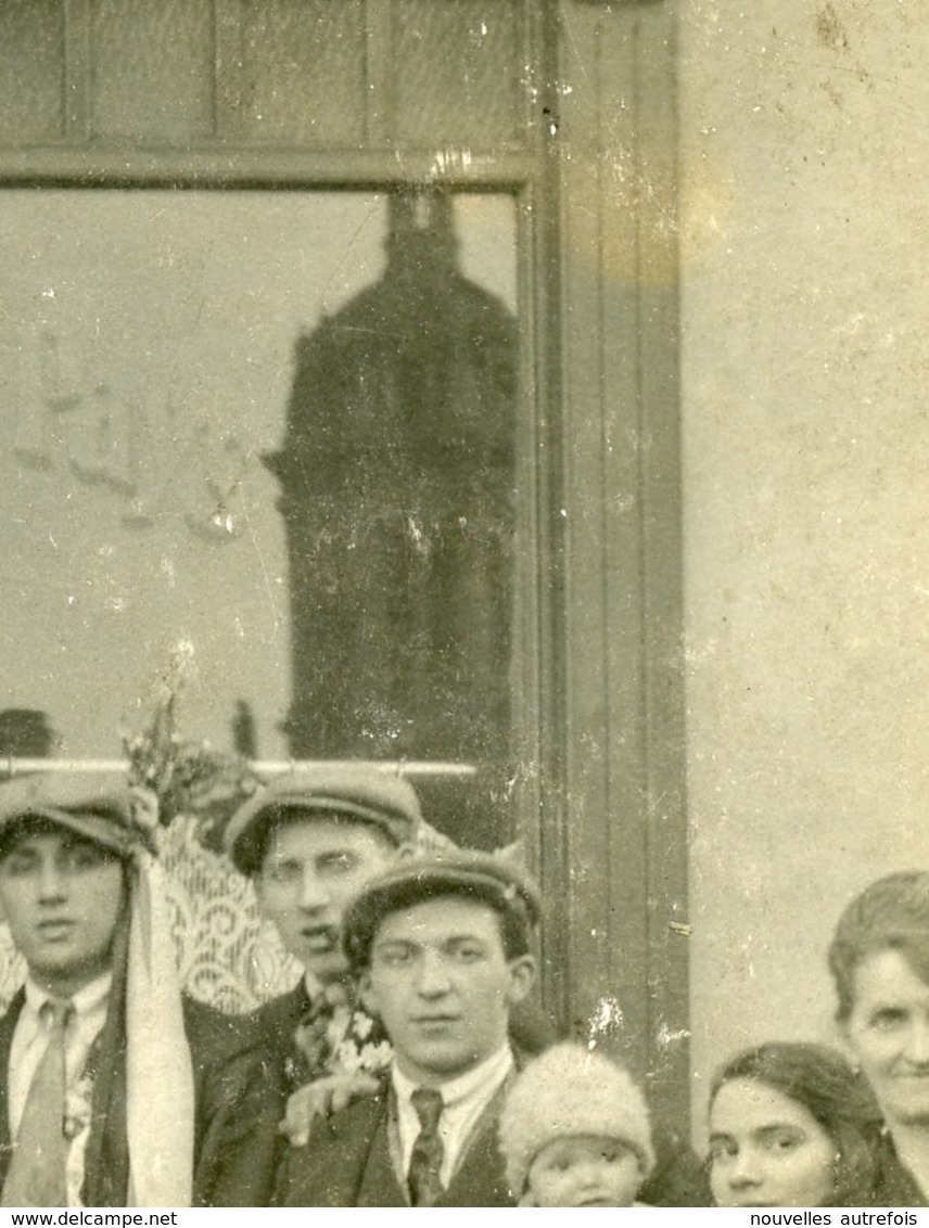 CARTE PHOTO E.TUTKOVITS à KRONENBOURG - CONSCRITS - MAYANGE PLACE DE L'EGLISE SAINT MARTIN - CAFE DE LA VICTOIRE - - Hayange