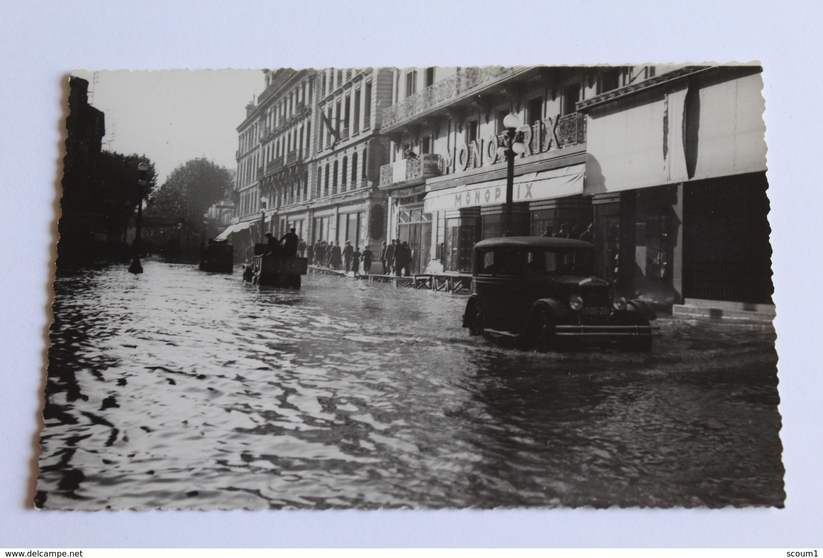 Avignon Inondation 1935 Monoprix Vieille Voiture Camions  Roulant Dans L Eau Nb Glacee - Avignon