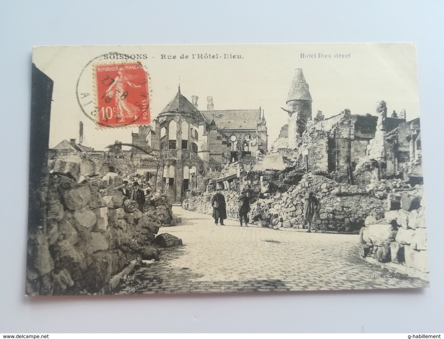 CPA 02 SOISSONS - Rue De I'Hotel Dieu (f) - Soissons