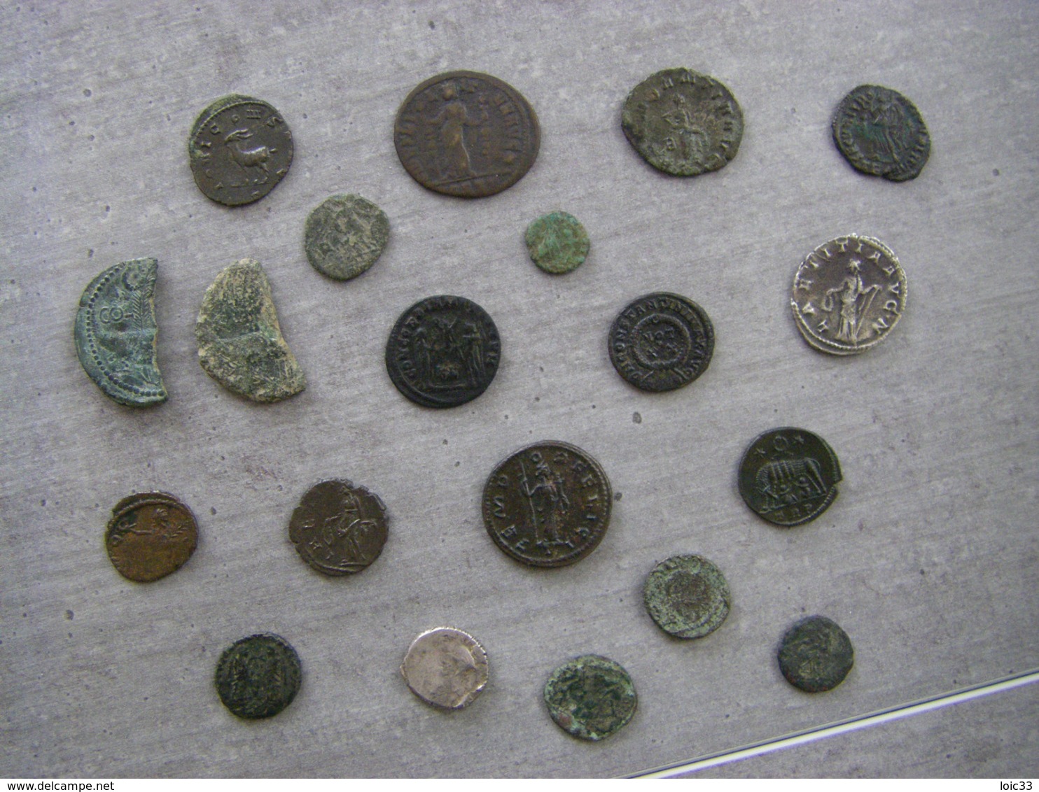 Lot De Vingt Monnaies Romaines - Lots