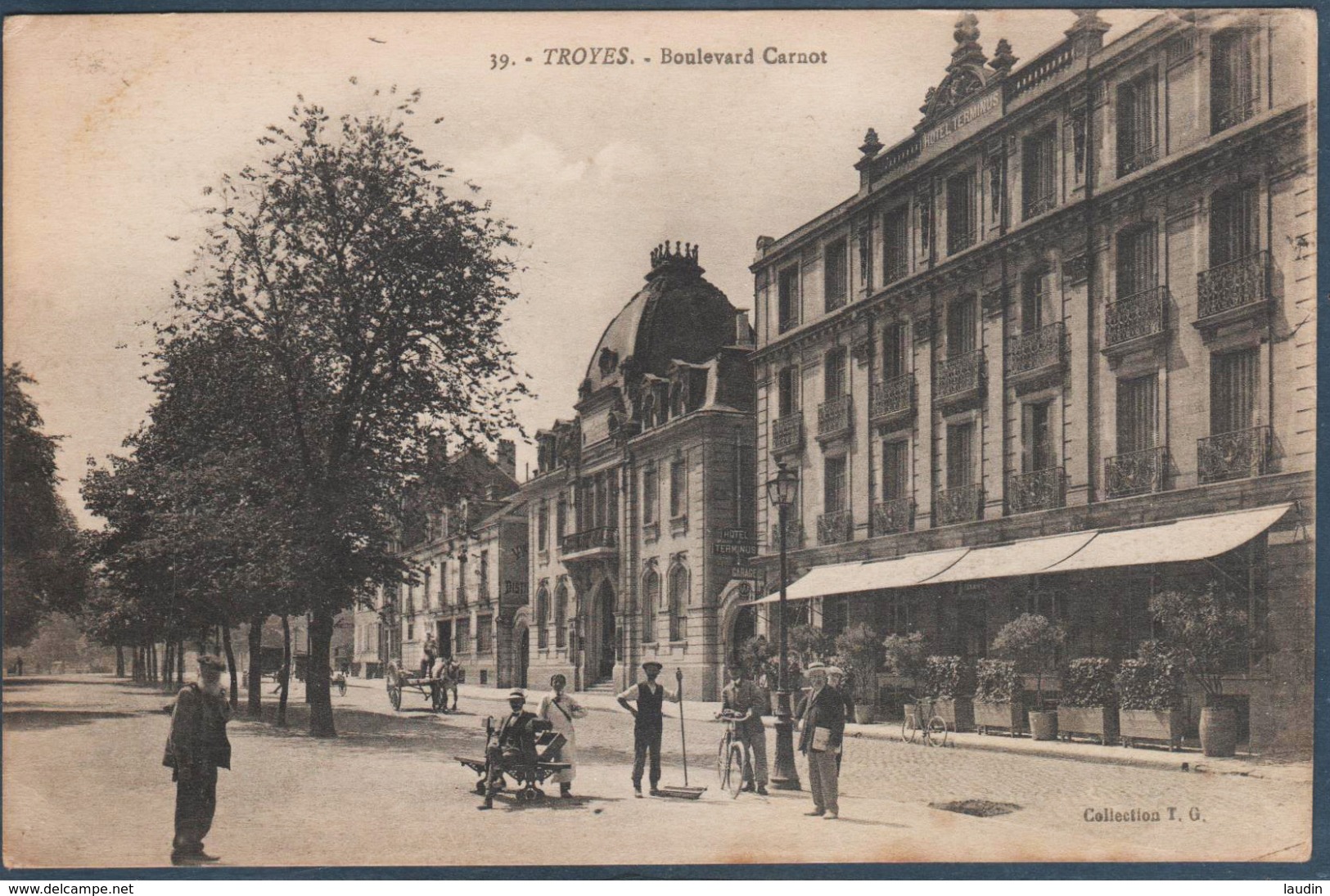 Lot 7 de 62 cartes postales Troyes uniquement , tous les visuels dans l'annonce