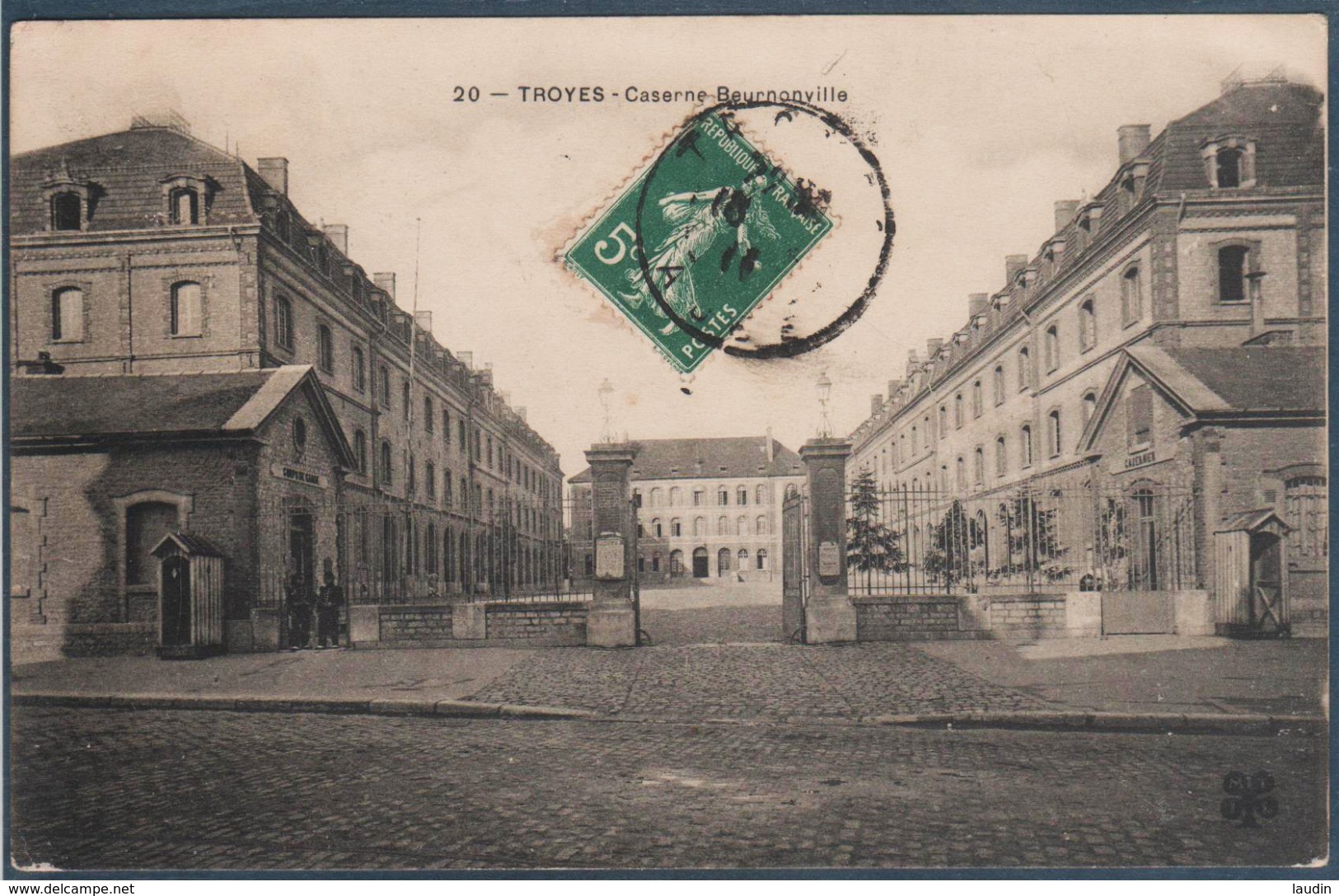 Lot 7 de 62 cartes postales Troyes uniquement , tous les visuels dans l'annonce