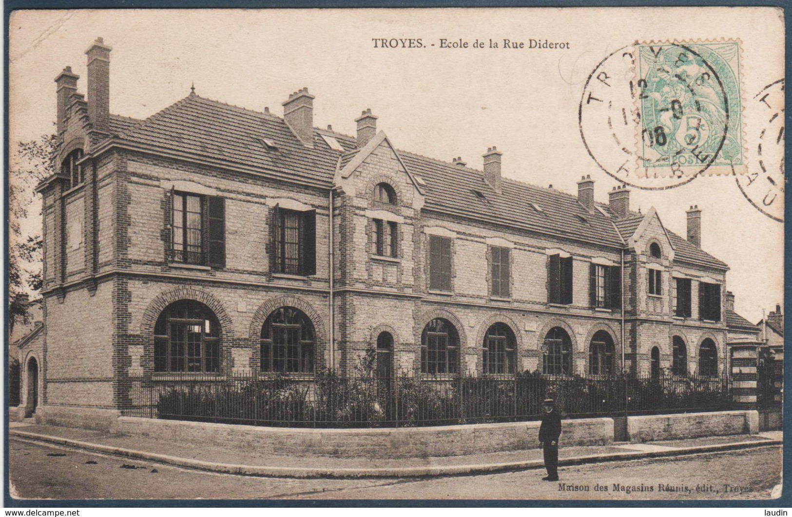 Lot 7 de 62 cartes postales Troyes uniquement , tous les visuels dans l'annonce