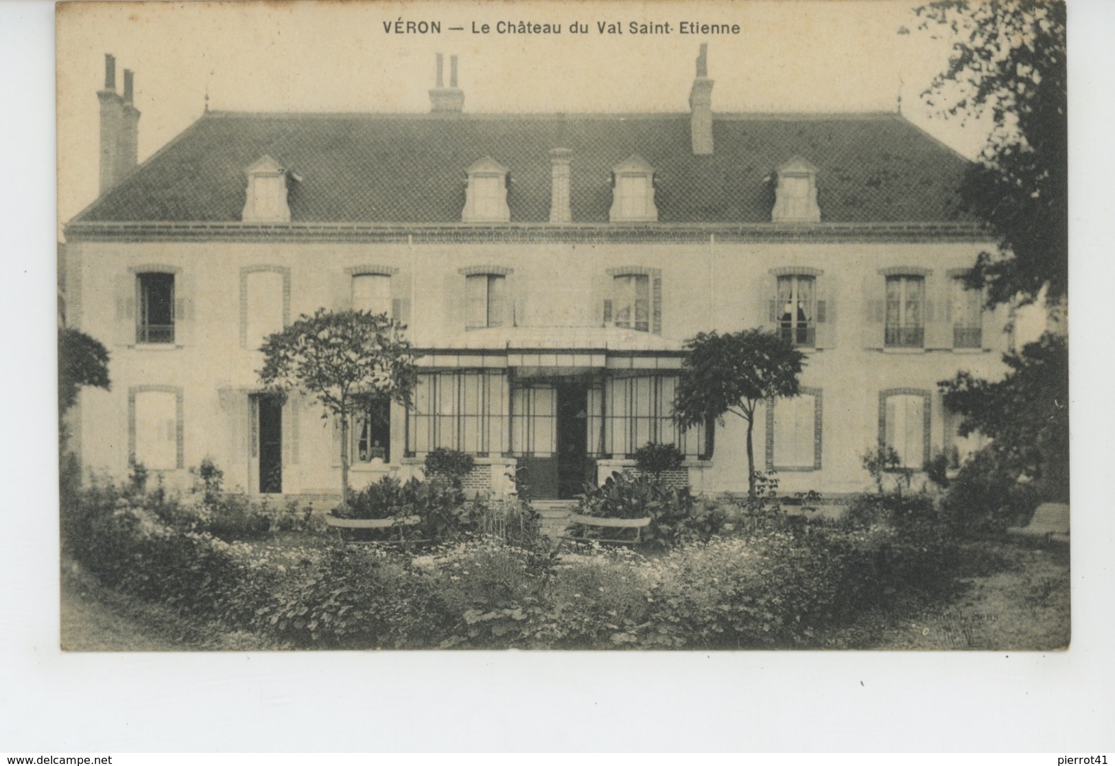 VERON - Le Château Du VAL SAINT ETIENNE - Veron