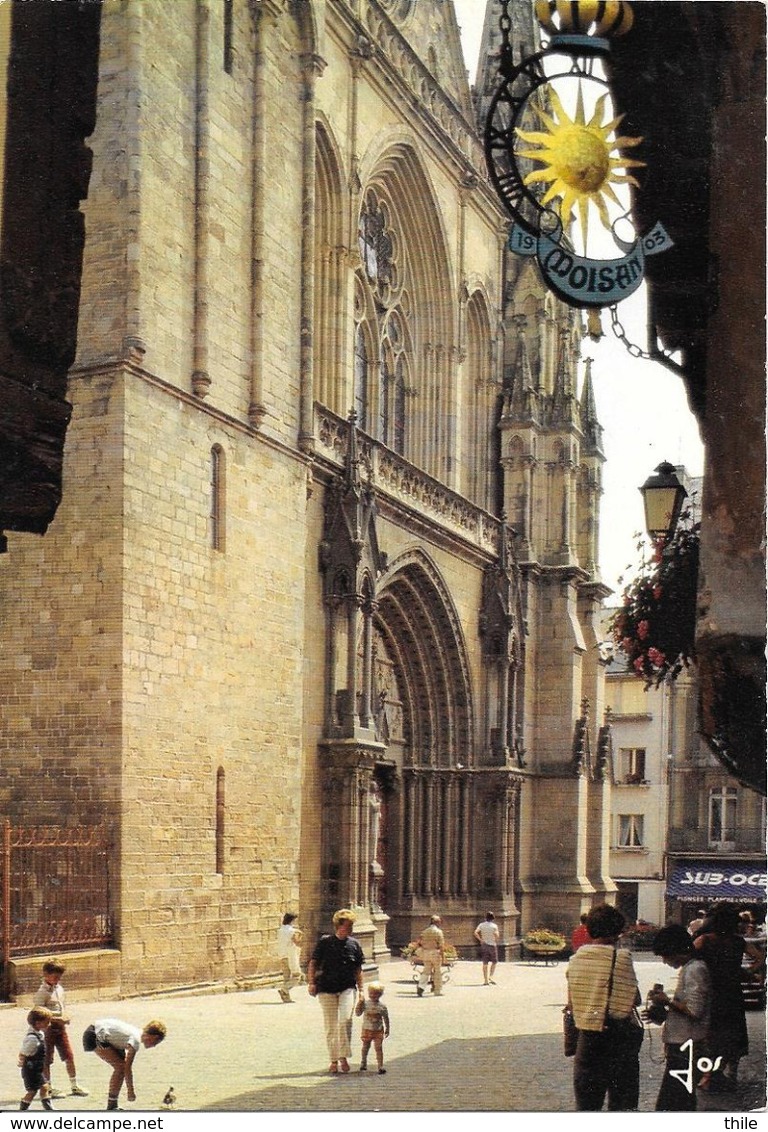 VANNES - Le Porche De La Cathédrale Saint Vincent - Vannes