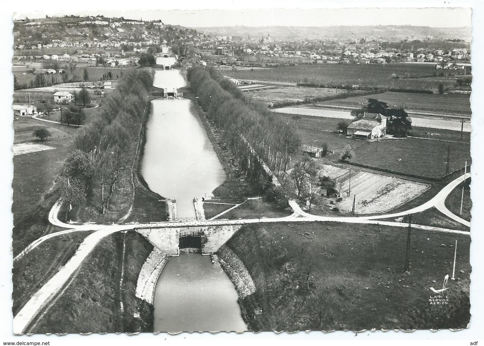 CPSM EN AVION AU DESSUS DE... AGEN, VUE AERIENNE SUR LES ECLUSES DU CANAL LATERAL, LOT ET GARONNE 47 - Agen