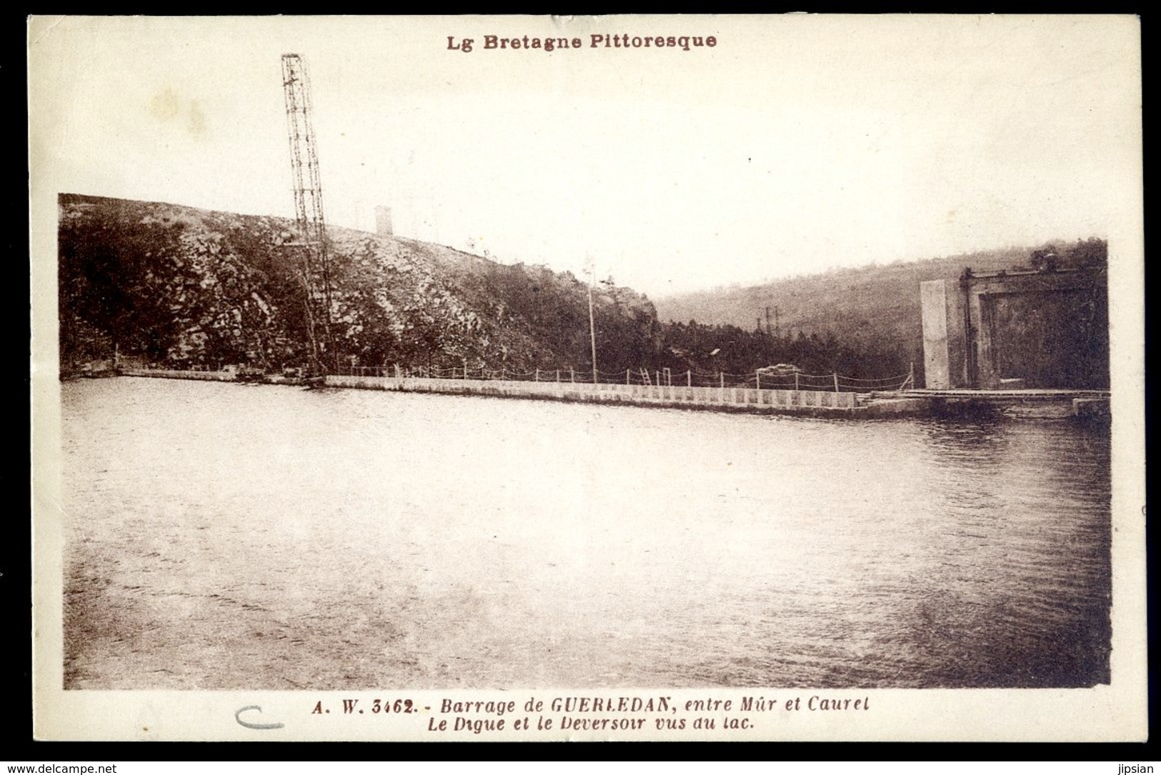 Cpa Du 22 Barrage De Guerlédan Entre Mur Et Caurel La Digue Et Le Déversoir Vus Du Lac  LZ23 - Caurel