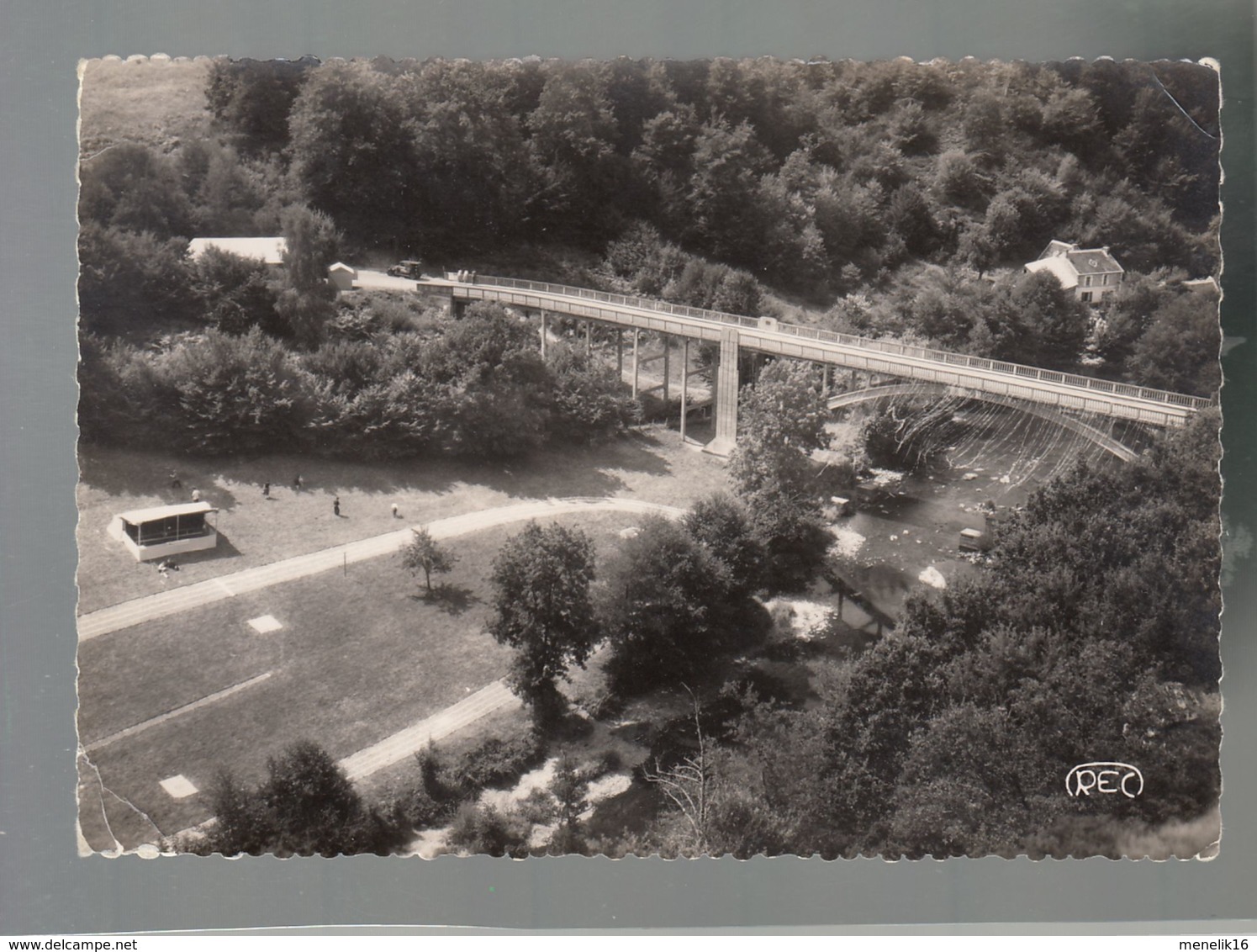 CP - 23 - Fresselines-Villard - Moulin Des Apprentis - Moulin Et Stade - Autres & Non Classés