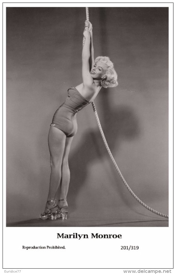 MARILYN MONROE - Film Star Pin Up PHOTO POSTCARD- Publisher Swiftsure 2000 (201/319) - Mujeres Famosas