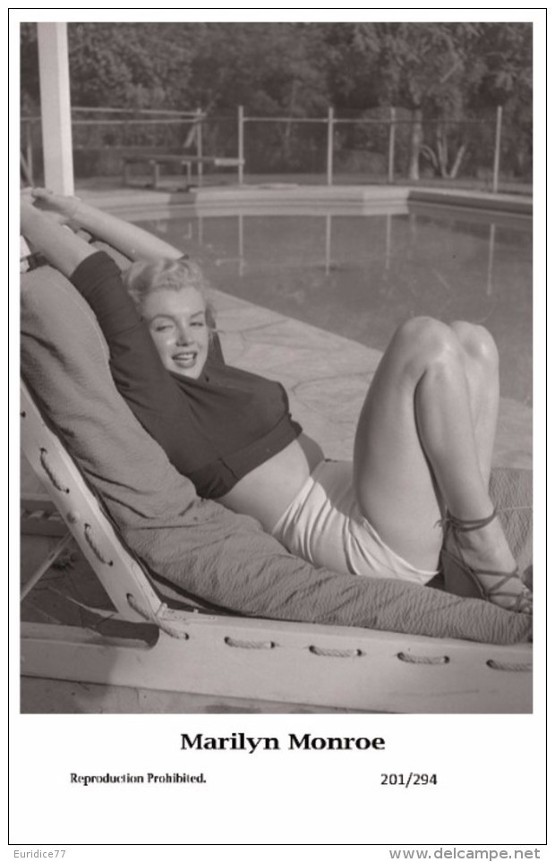 MARILYN MONROE - Film Star Pin Up PHOTO POSTCARD- Publisher Swiftsure 2000 (201/294) - Mujeres Famosas