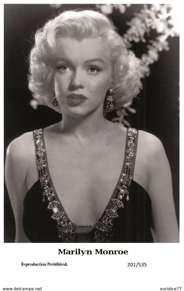 MARILYN MONROE - Film Star Pin Up PHOTO POSTCARD - 201-535 Swiftsure Postcard - Artistas