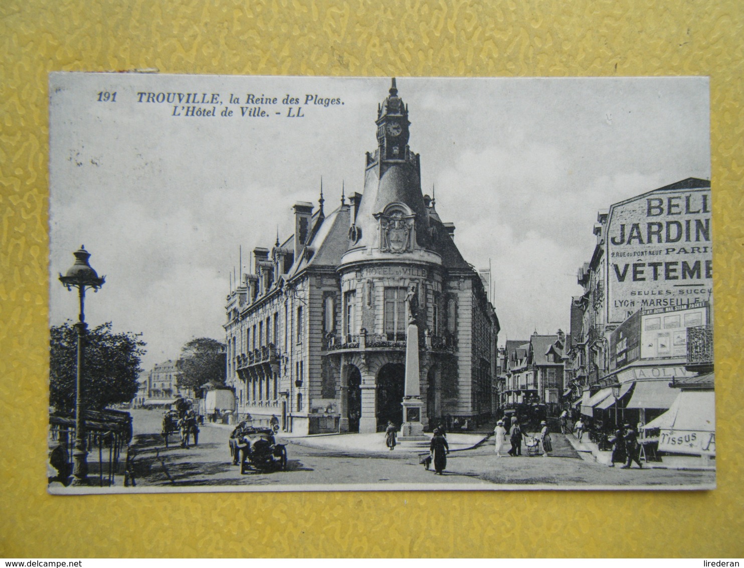 TROUVILLE SUR MER. L'Hôtel De Ville. - Trouville