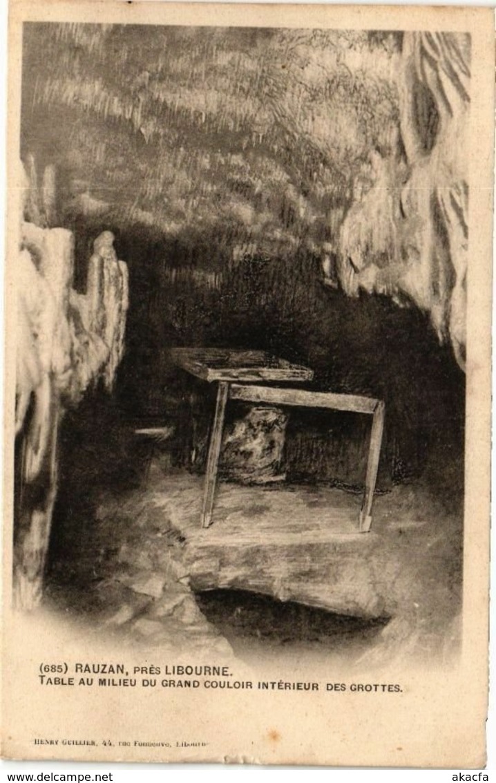 CPA RAUZAN-Table Au Milieu Du Grand Couloir Intérieur Des Grottes (28474) - Autres & Non Classés