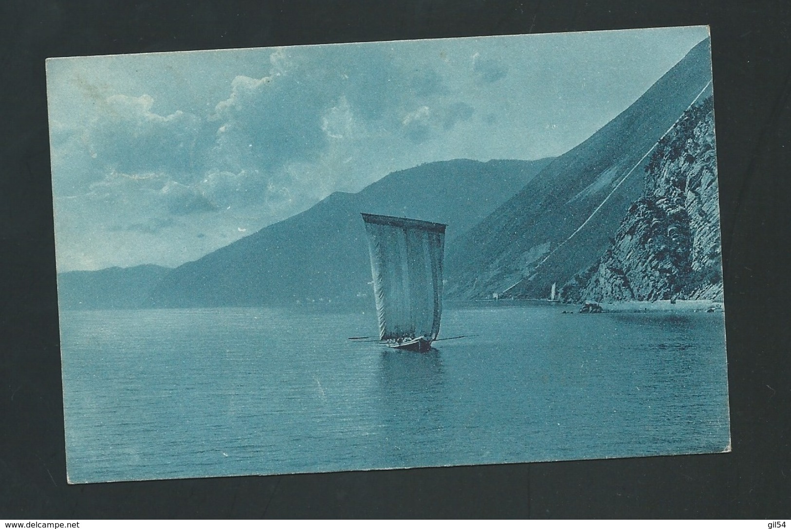 Barque De Pèche Sur Un Lac - Cpa Envoyée De Lyon En 1923  - Obe3127 - Fischerei