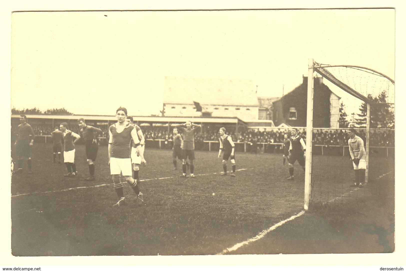 #21590	[Postkaarten] Lot van 14 fotokaarten (schieten op de kermis, voetbal, atletiek, alpinisme ...)