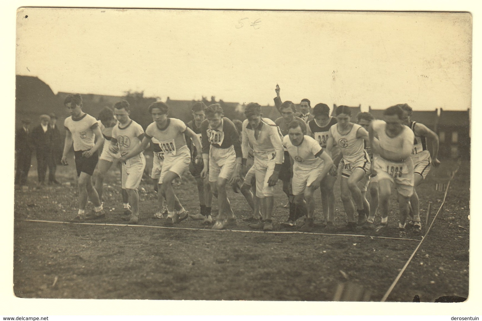 #21590	[Postkaarten] Lot van 14 fotokaarten (schieten op de kermis, voetbal, atletiek, alpinisme ...)