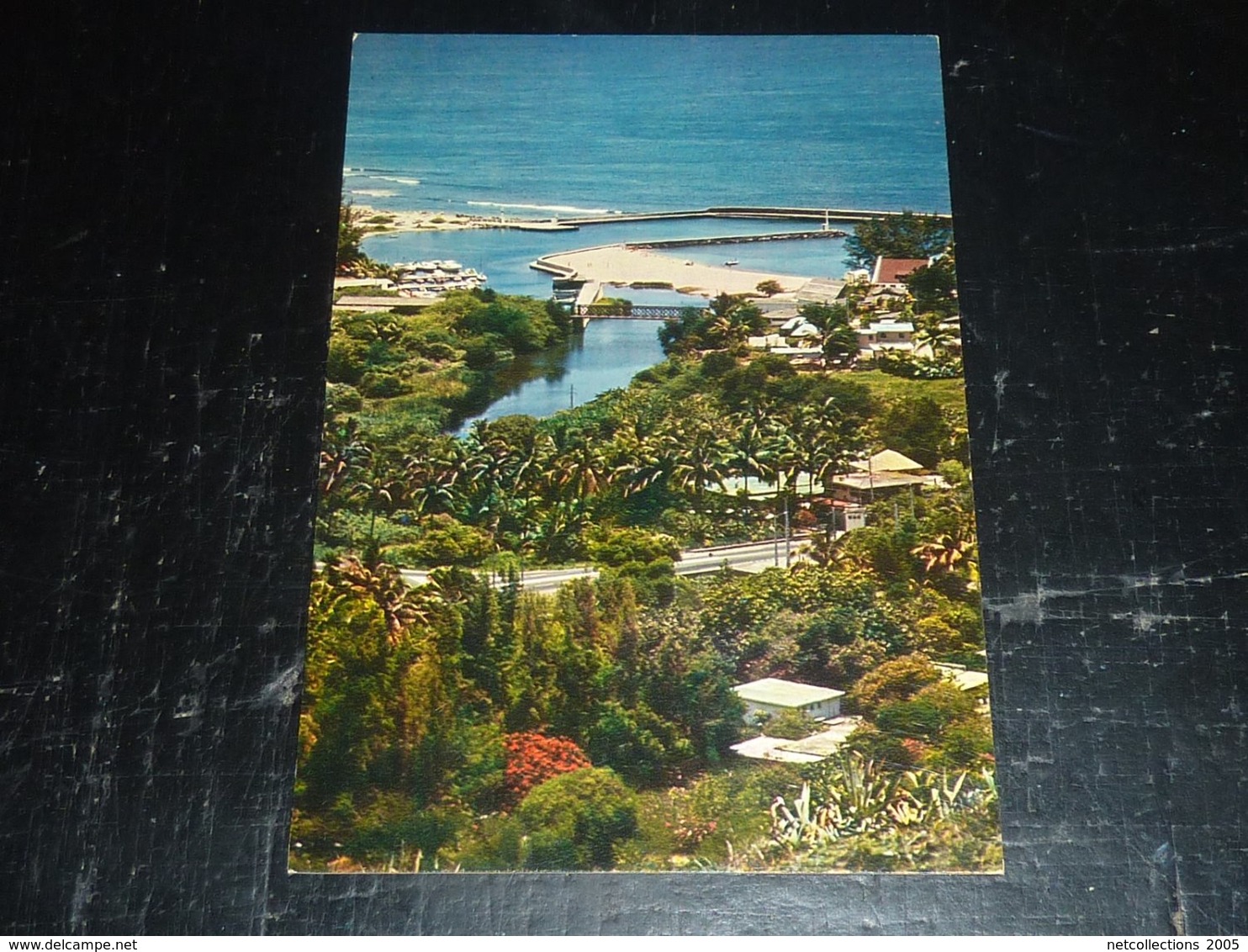 ILE DE LA REUNION LOT DE 23 CARTES POSTALES TOUTE DIFFERENTE 10 PANORAMIQUES 13 SEMI MODERNES - OCEANIE DOM TOM (AE)