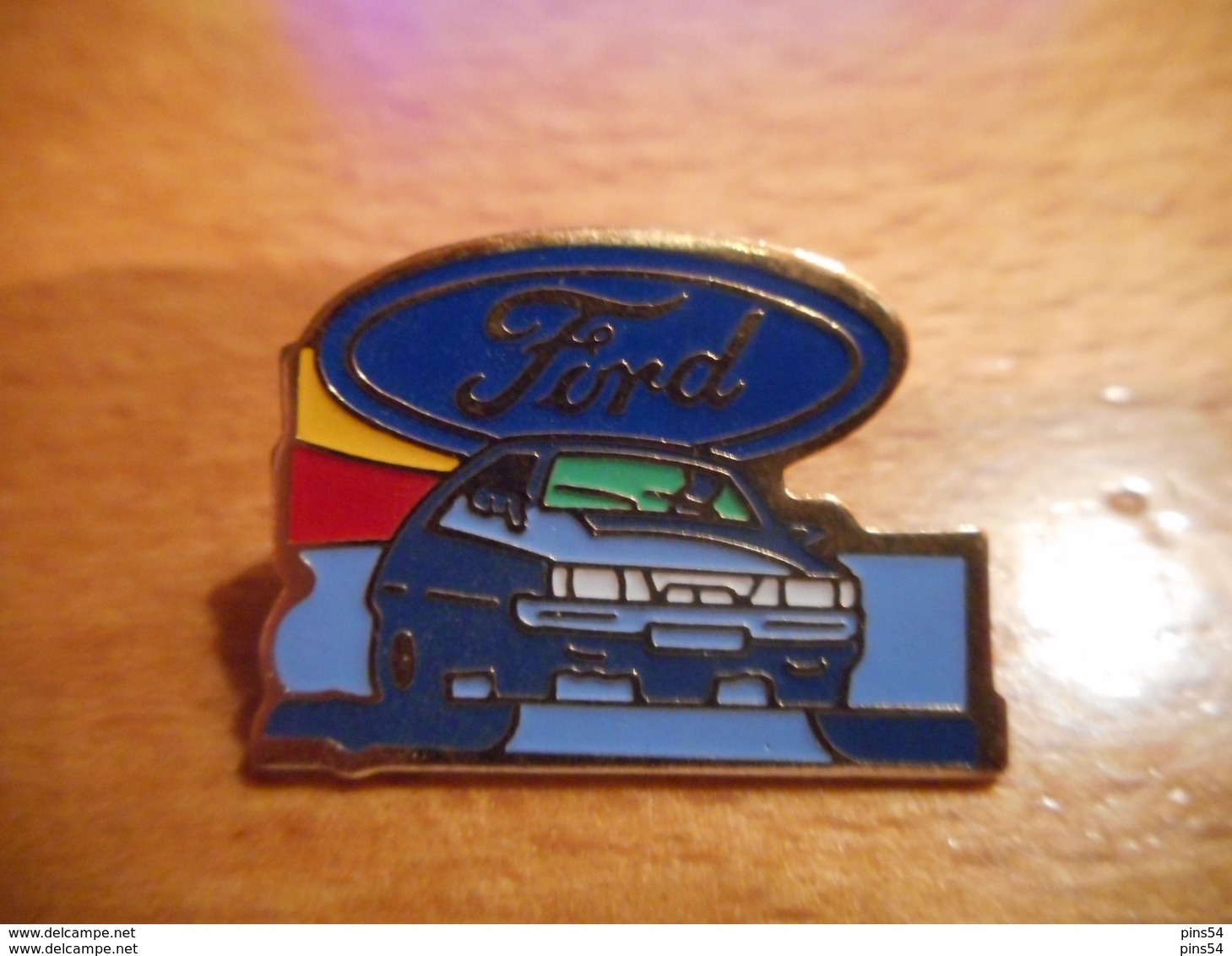 A016 -- Pin's Ford - Ford