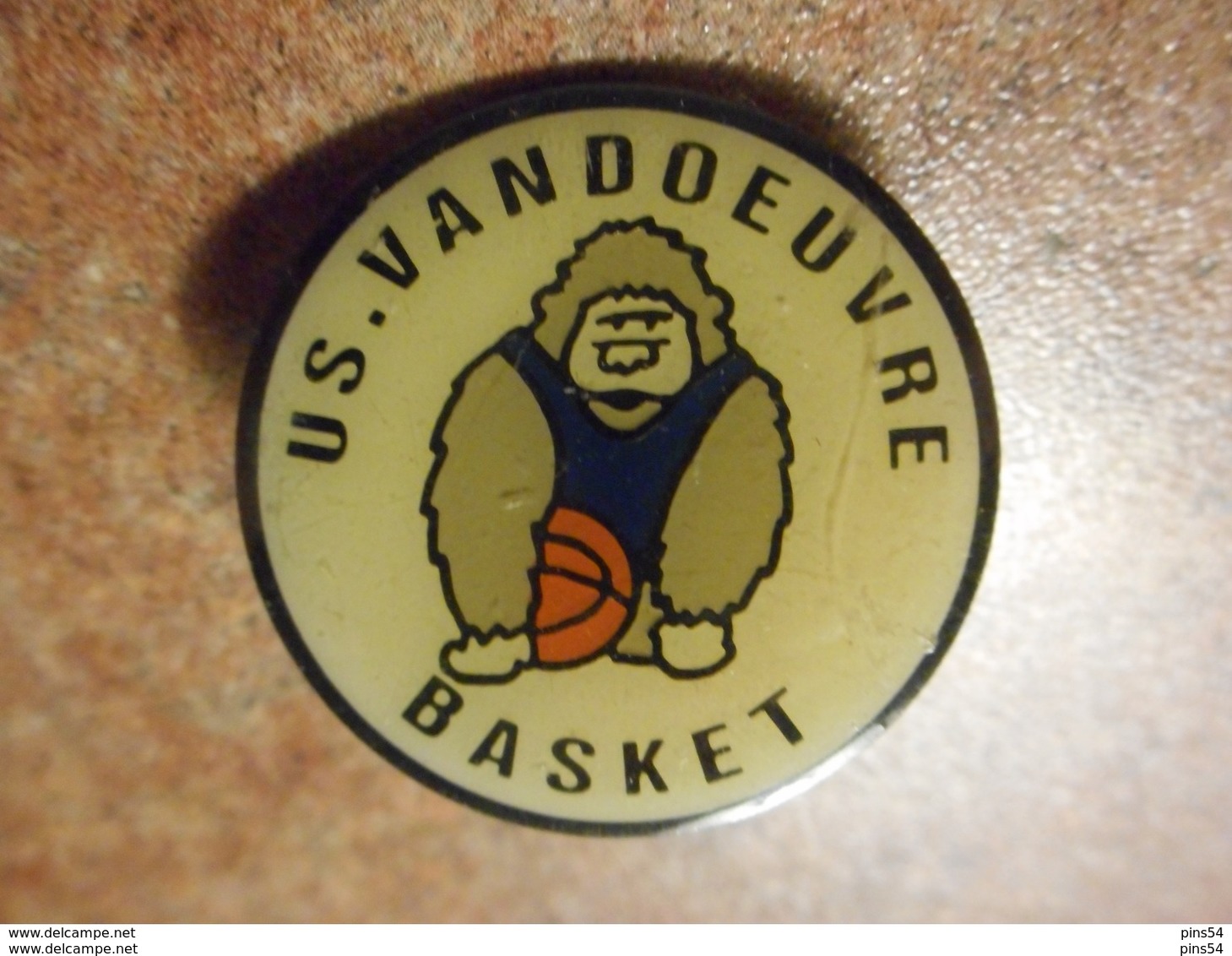 A024 -- Pin's US Basket Vandoeuvre - Basketbal