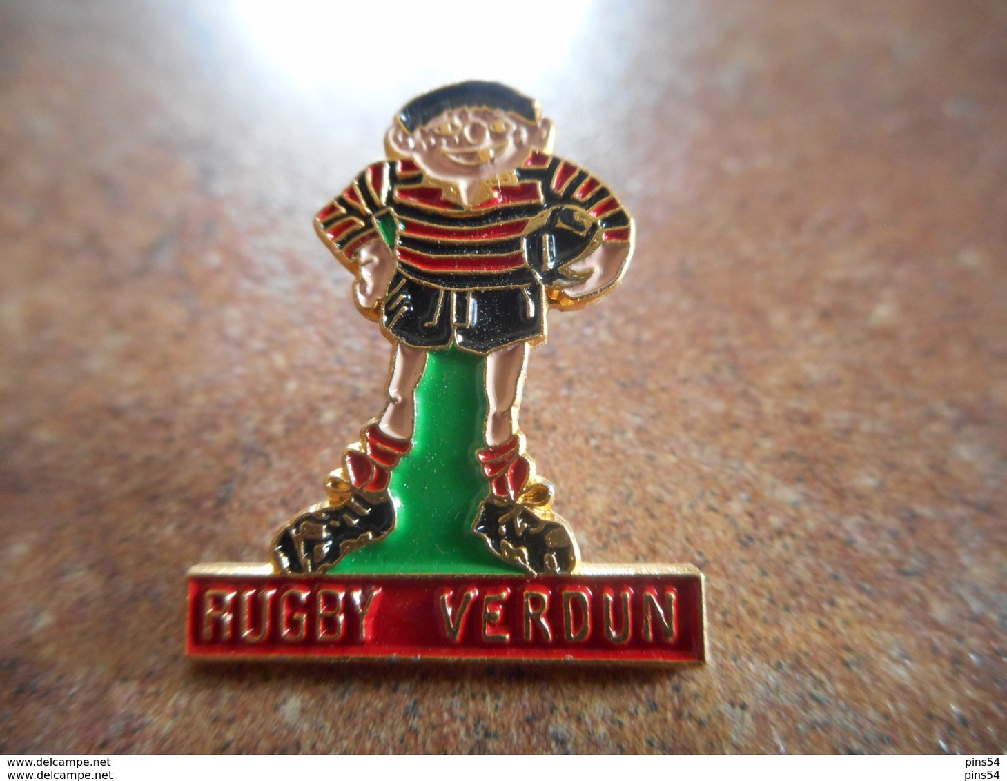 A025 -- Pin's Rugby Verdun - Rugby