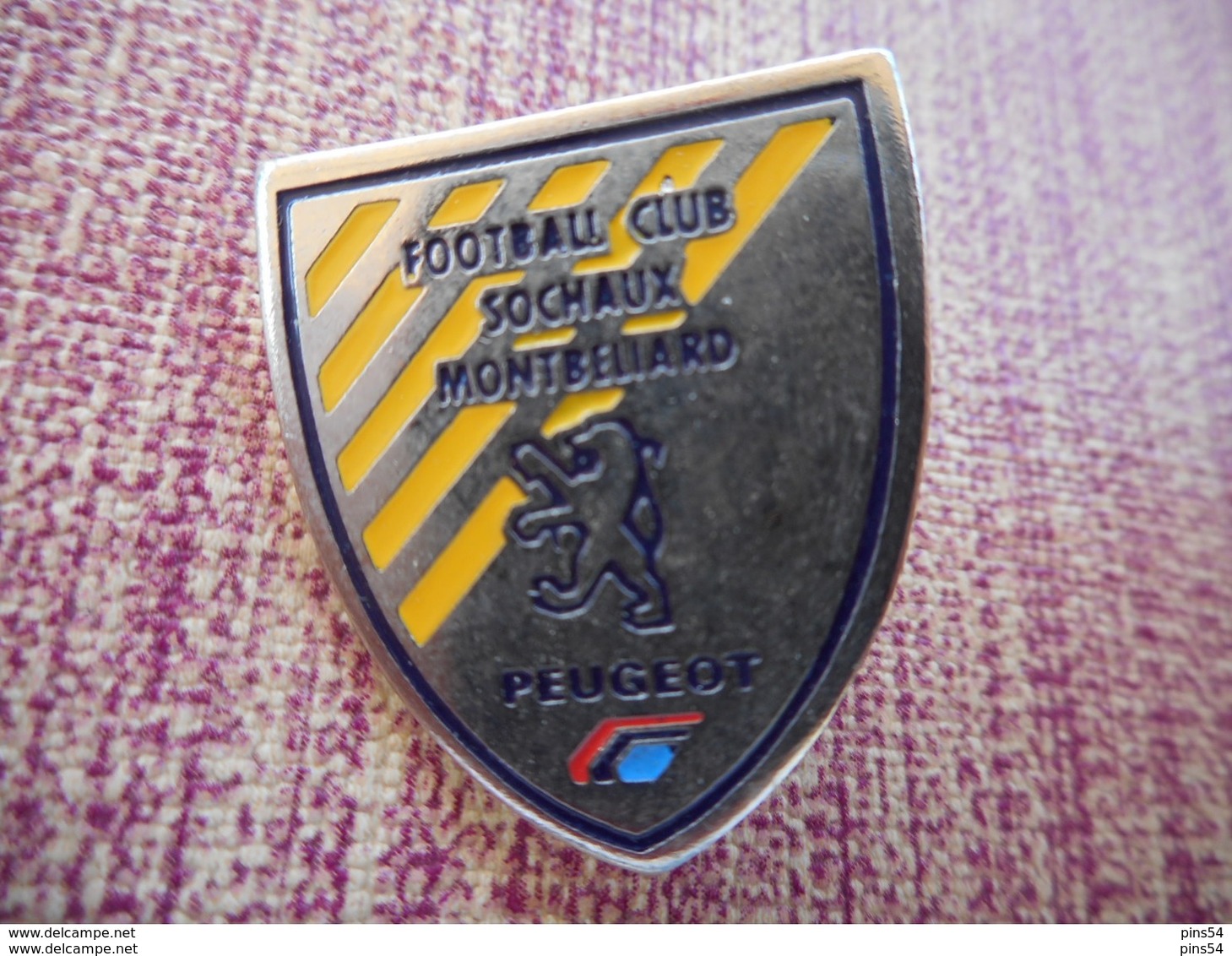 A001 -- Pin's Peugeot Sochaux Football Club - Peugeot